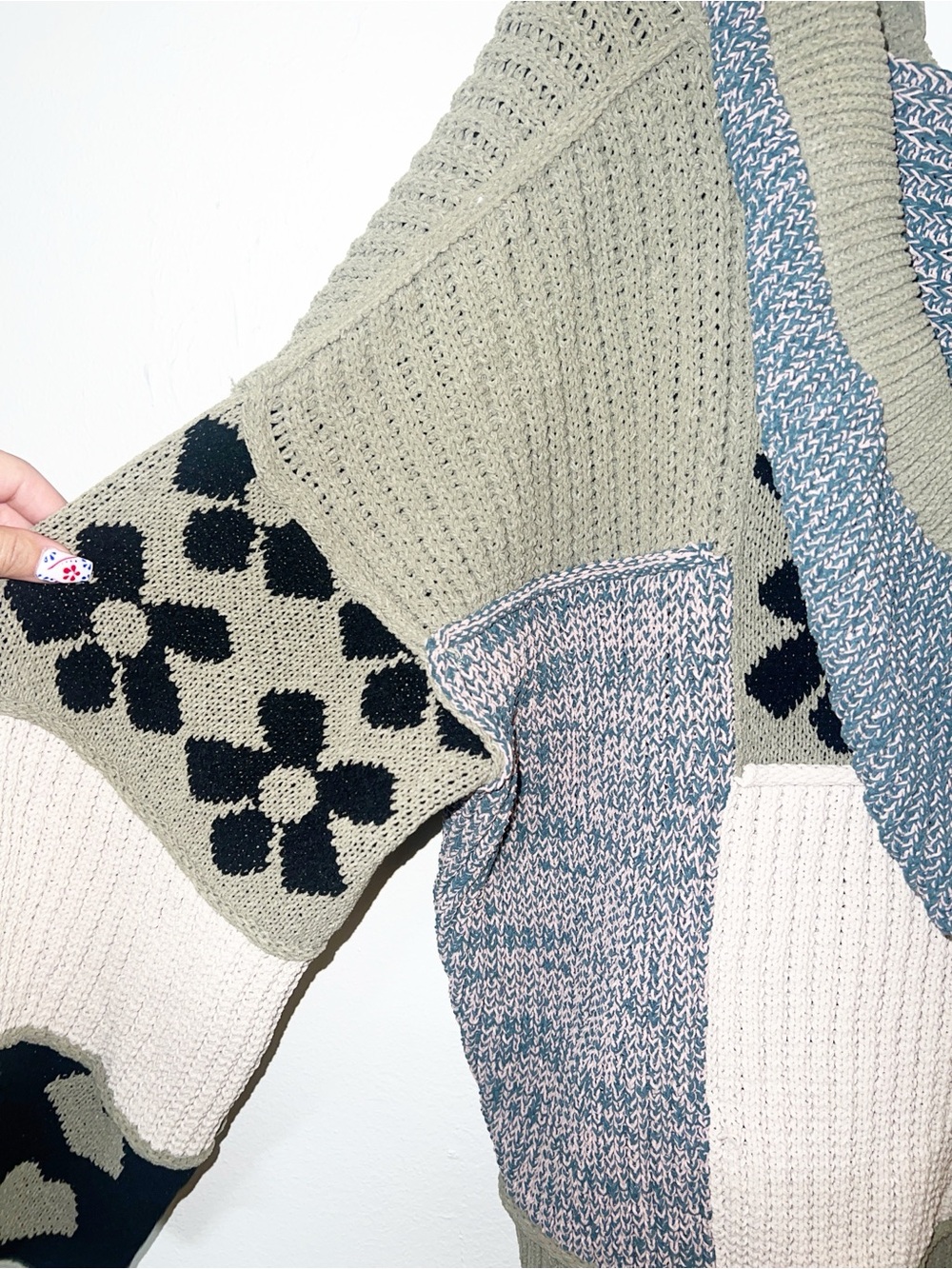POL Patchwork Hooded Cardigan Sweater Olive, Cream & Black with floral & hearts - Picture 9 of 9